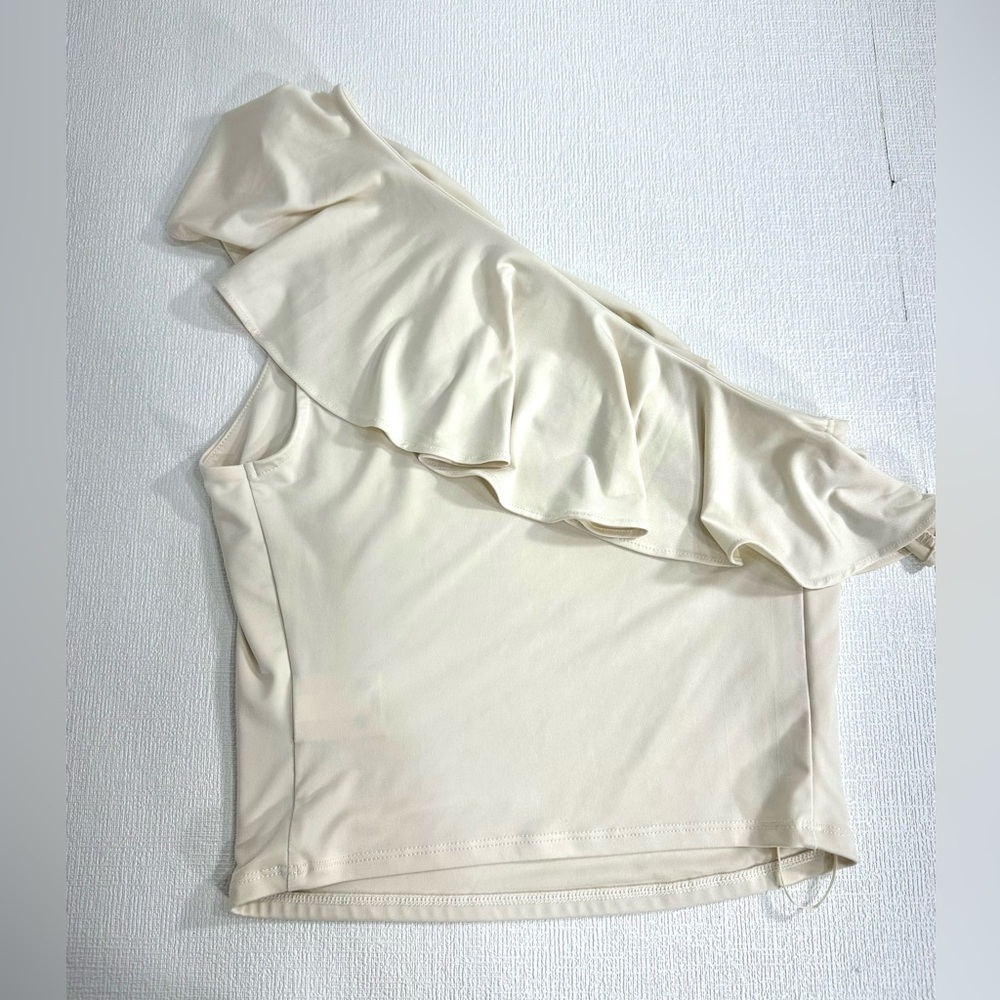 Express one shoulder ruffle top cream size S - Picture 3 of 6